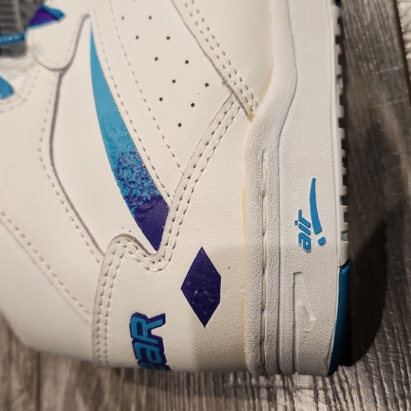 Vintage NWOT 1991 LA Gear 6282 Women's sz 8 High Top Sneakers - Picture 3 of 11